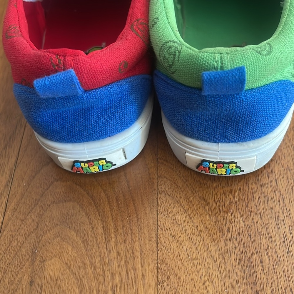 Super Mario Kids Slip-On Sneakers- Size 2 - Picture 4 of 4